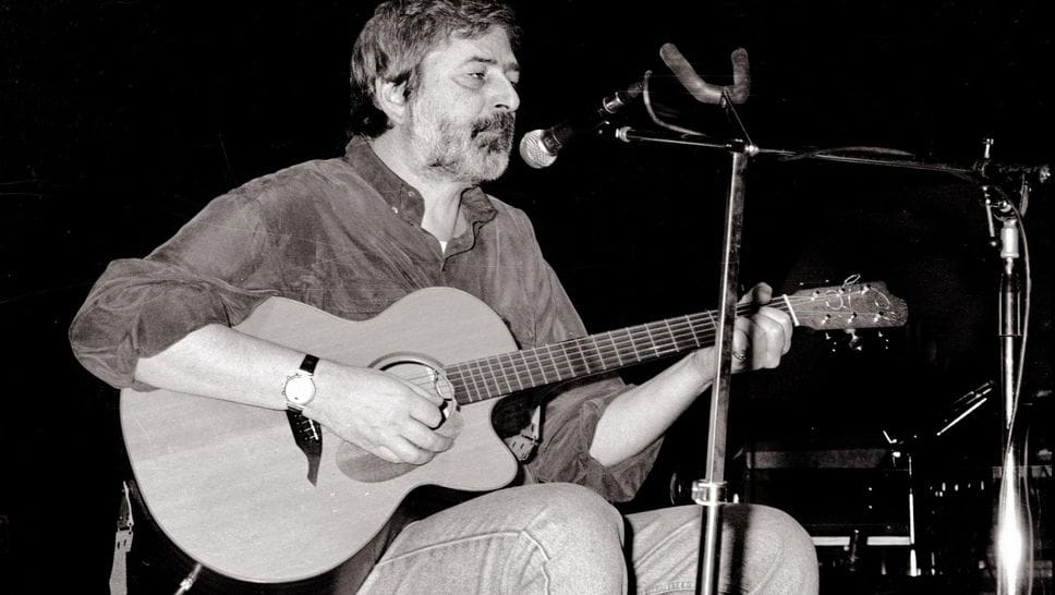 Addio al maestrone Francesco Guccini “Perso dietro le nuvole e la poesia”