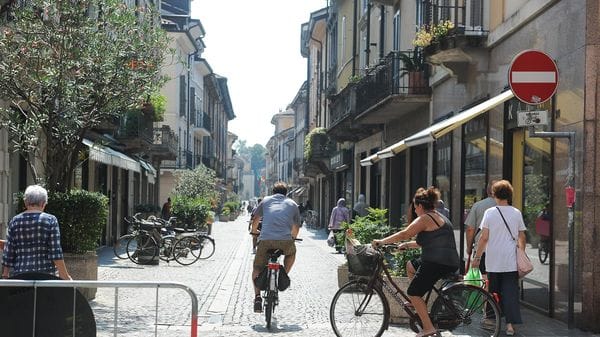 Lodi: assediate nella loro gioielleria, deve intervenire la polizia per farle uscire