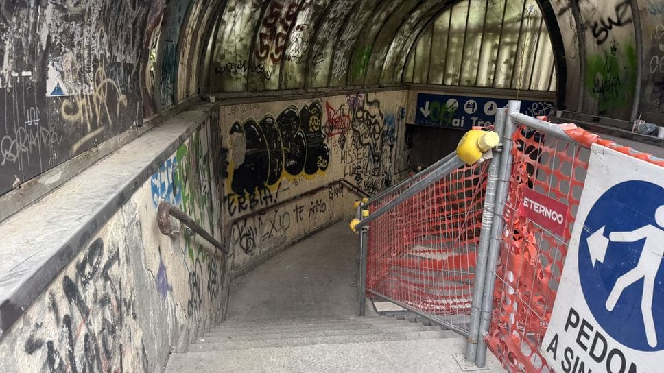 Lodi: oggi ripartono le scuole ma il tunnel della stazione è pieno di transenne