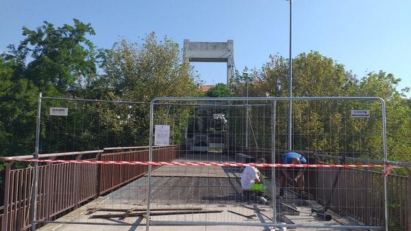 Melegnano, scatta la chiusura per il viadotto ciclopedonale sul Lambro alla Broggi Izar