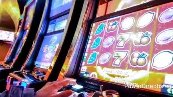 GPS per derubare l'uomo dei videopoker. Le altre notizie del giorno