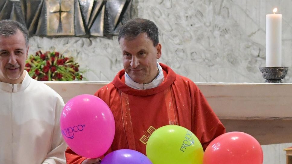 A San Giuliano una domenica di emozioni per il saluto a don Violoni