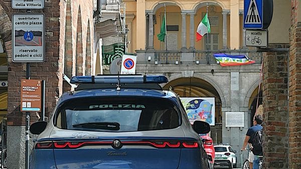 Lodi, un 21enne arrestato per resistenza dopo la lite con due donne al  Mc Donald’s