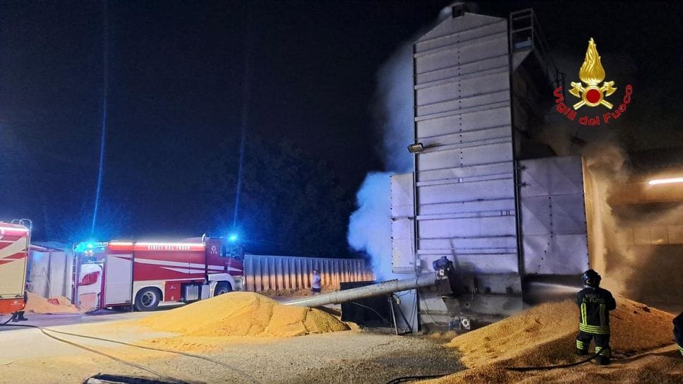 Incendio a Cascina Viganone: rogo in un essiccatore