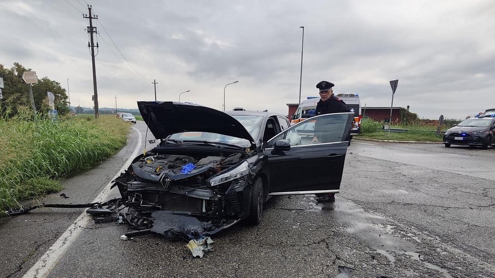 Incidente all’incrocio della sp 23: tre feriti e traffico deviato
