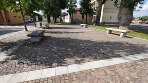 Un 20enne egiziano accoltellato davanti al municipio