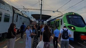 Guasto sulla linea ferroviaria tra Casale e Codogno, caos per i pendolari