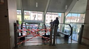 Scala mobile dell’ospedale, l’ennesimo infortunio