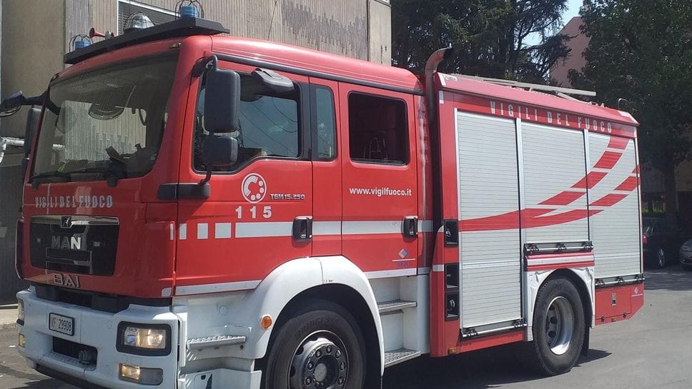 Schianto tra un’auto e un furgone, due feriti