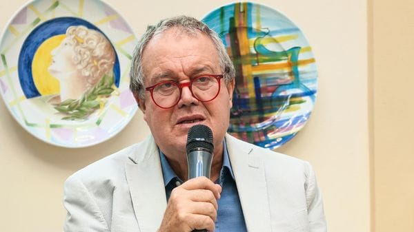 Uscire dal bar, costruire un pensiero: Silvano Petrosino e la complessità del reale