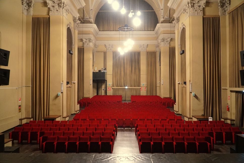«Prezzi dei biglietti in crescita», in Consiglio va in scena la polemica sul teatro