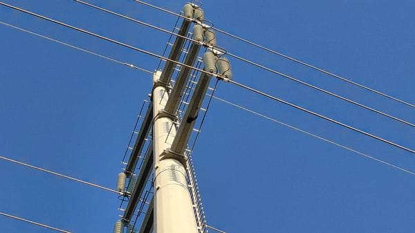 Dramma a Lodi: un 15enne folgorato su un  tralicco dell’alta tensione, indagini in corso