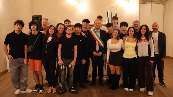 Costituzione e tessera elettorale per i 18enni di Comazzo