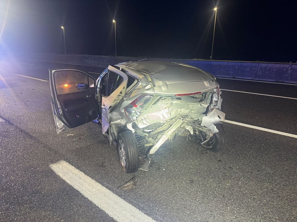 Due auto distrutte e un ferito grave nel tremendo schianto di stanotte in autostrada