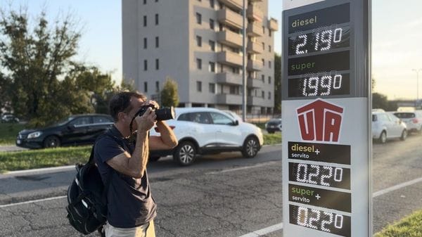 Benzina e diesel, a Lodi in centinaia in coda per pochi euro