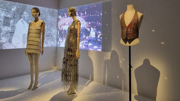 Salvador Dalì e la moda a palazzo Reale