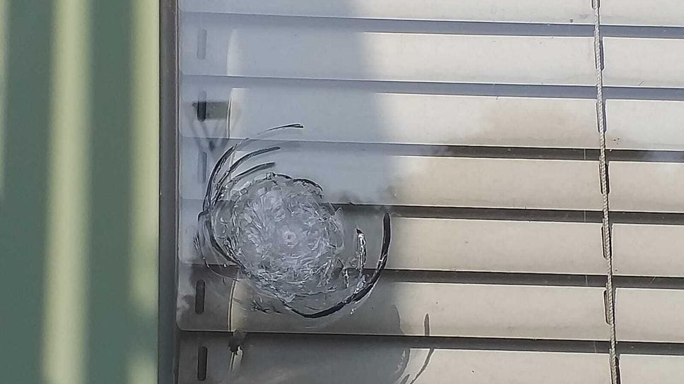 Vizzolo, pallini d’acciaio contro il comando della polizia locale