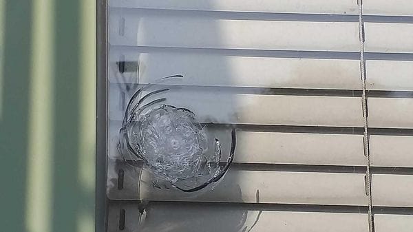 Vizzolo, pallini d’acciaio contro il comando della polizia locale