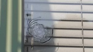 Vizzolo, pallini d’acciaio contro il comando della polizia locale