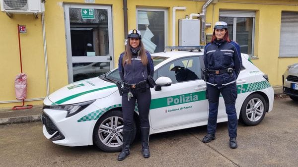 Paullo: la polizia locale blocca due ragazzine di 16 anni che rubano cibo per gli animali