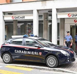 Assalto alla filiale di Unicredit, arrestato il rapinatore solitario