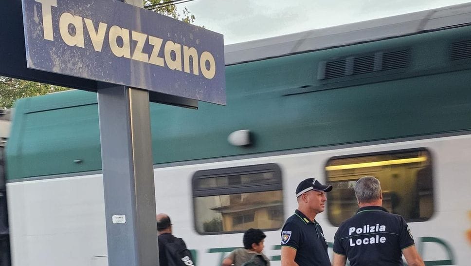 Tavazzano, fermati in due in monopattino insultano gli agenti: 25enni arrestati