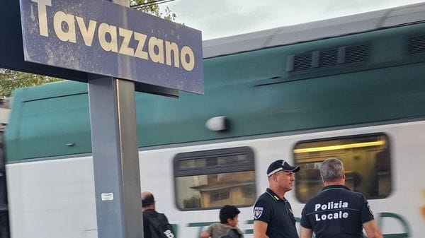 Tavazzano, fermati in due in monopattino insultano gli agenti: 25enni arrestati