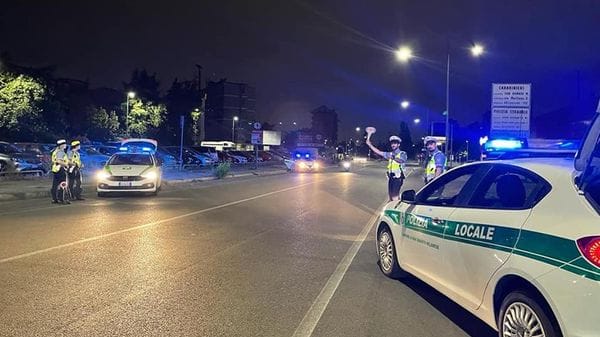 In fuga dalla polizia locale a San Donato:   fermato un uomo trovato senza patente