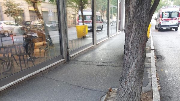Inciampa sul marciapiede in via Nino Dall’Oro, ferita una 65enne