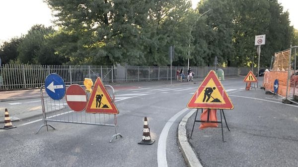 La zona di lavoro del cantiere ex Abb si amplia, allarme sicurezza in via Fascetti