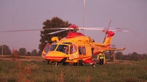 Travolto in bicicletta alla rotonda di Cavenago, per un 80enne arriva l’elisoccorso