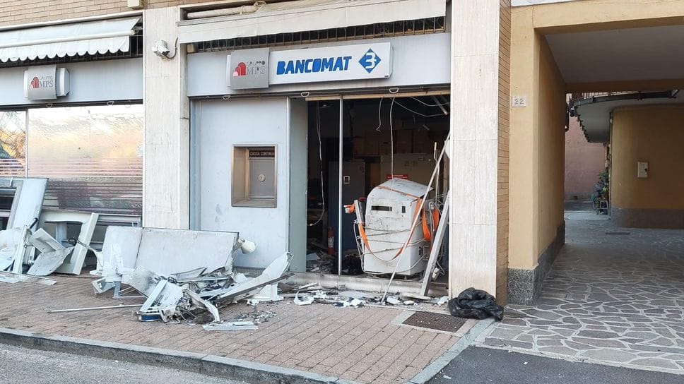Bancomat, doppio colpo nella notte a Sesto Ulteriano per la banda dell’acetilene