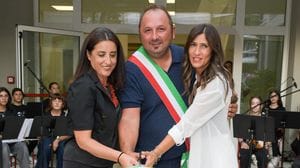 Taglio del nastro della scuola Antichi Fontanili di San Bovio