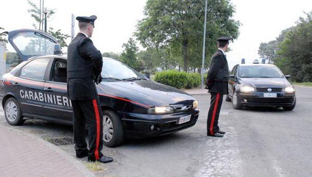 Carabinieri aggrediti in un bar a Lodi