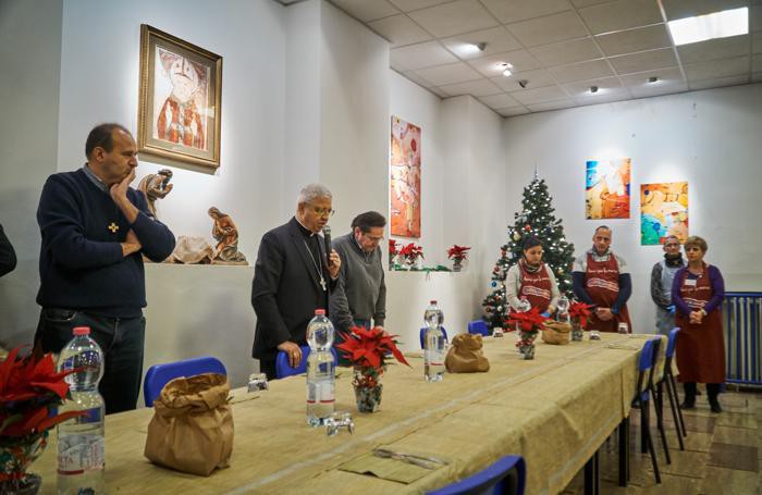 Il vescovo Maurizio alla mensa per i poveri
