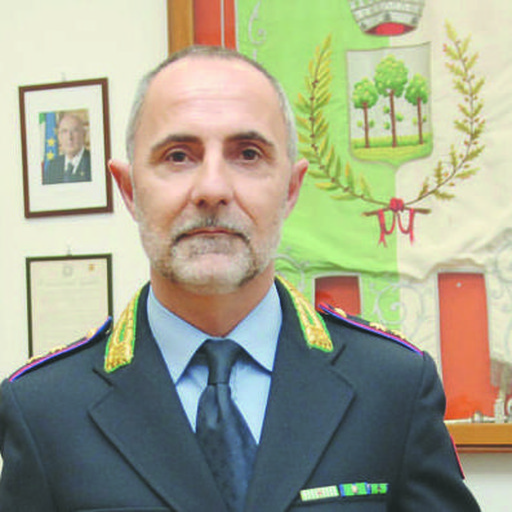 Il comandante della polizia locale ferito nell’arresto di un pregiudicato