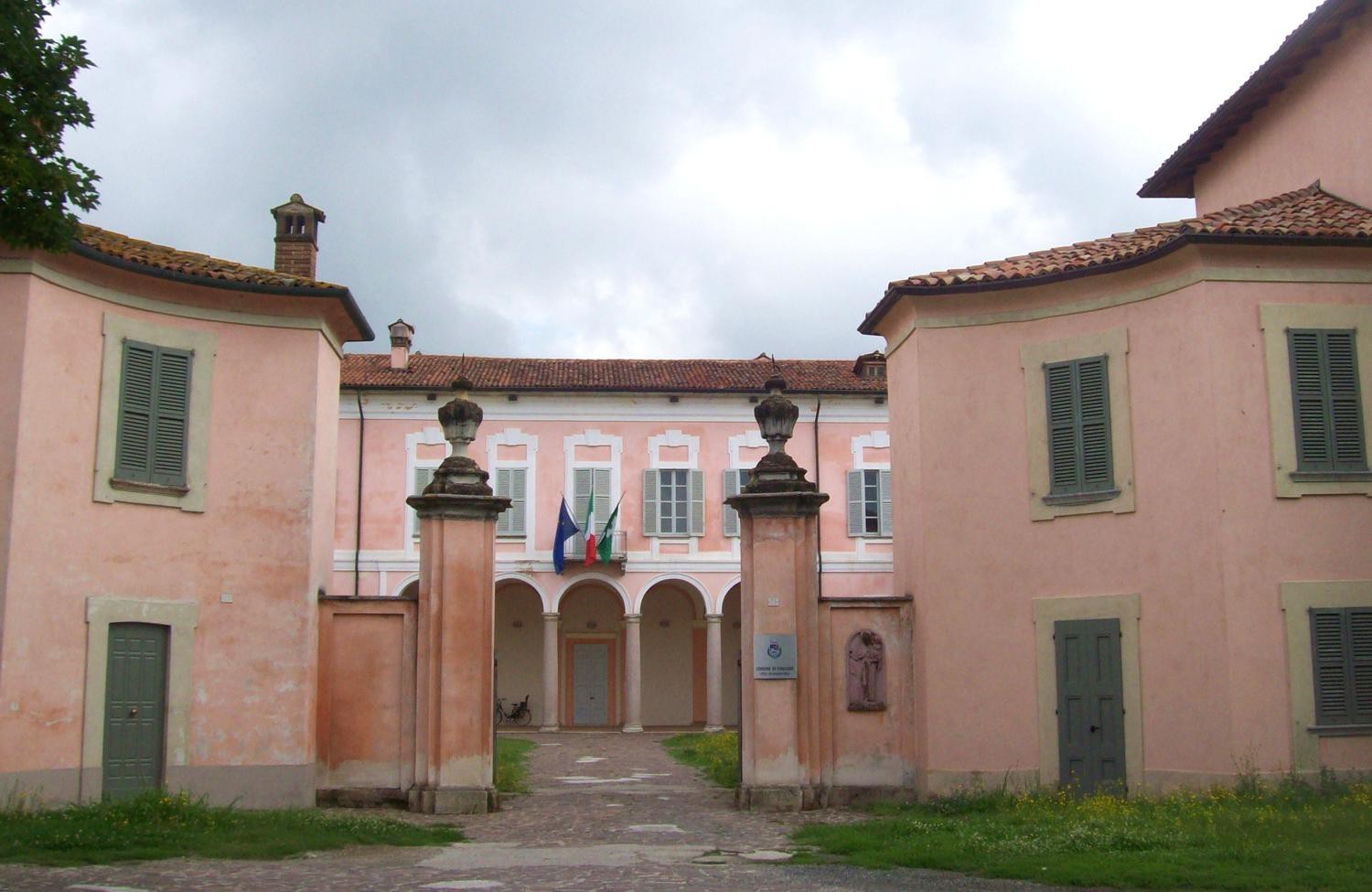 Comazzo, l’ingresso di palazzo Pertusati
