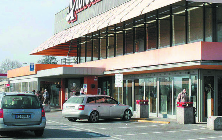 Camionista accoltellato all’autogrill