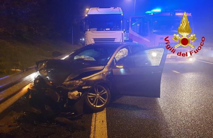 Un altro incidente mercoledì sera in tangenziale, al sottopasso di San Bernardo