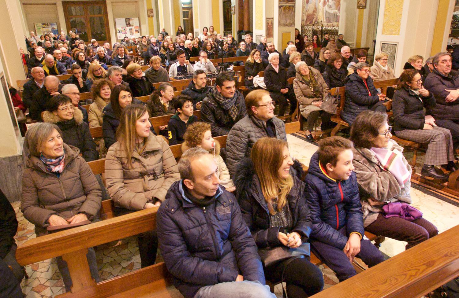 Il pubblico intervenuto al tradizionale concerto di Natale nella chiesa parrocchiale