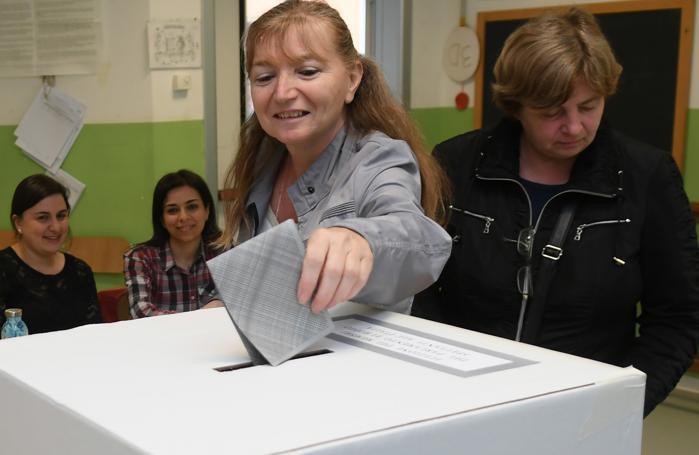Operazioni di voto a Paullo