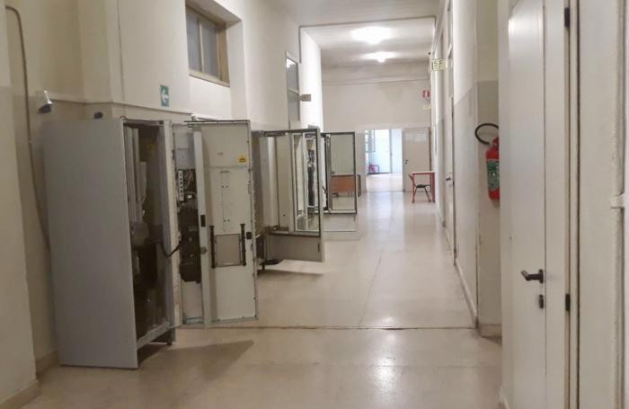Il raid all’istituto Bassi