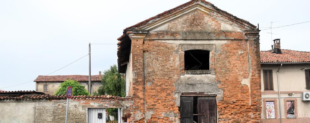 Sesto Ulteriano, degrado infinito cade a pezzi l’antico oratorio
