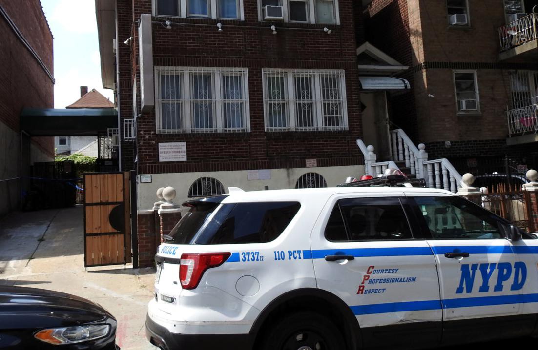 New York, la polizia davanti alla pensione in cui è stato trovato Zamperoni