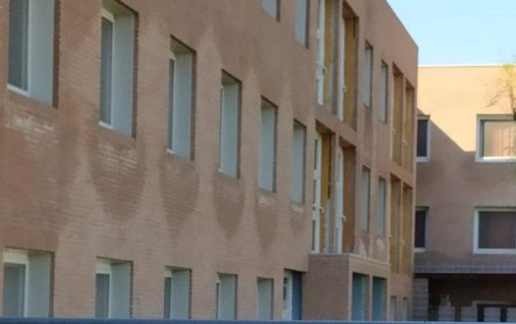 Contagi in casa di riposo, figlia riporta a casa la mamma di 83 anni