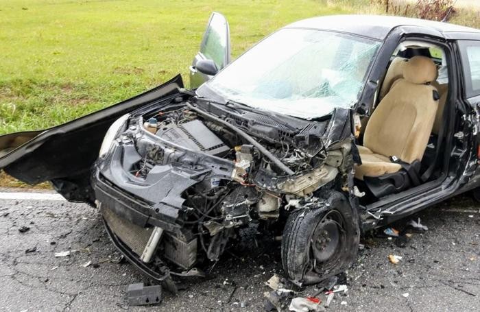 L’altra auto distrutta nel frontale