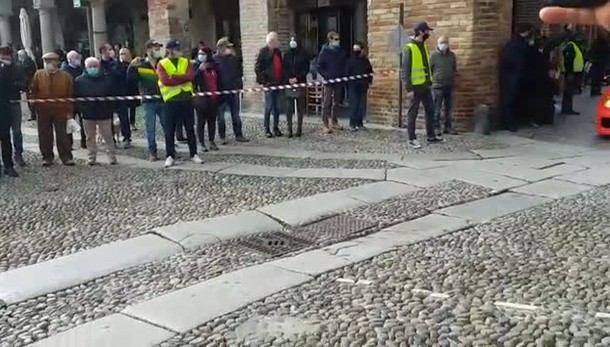 Il passaggio della Mille Miglia a Lodi VIDEO