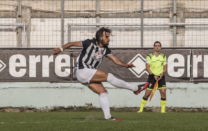 Calcio, dopo l’ennesimo rinvio Pascali sbotta: «Una farsa»
