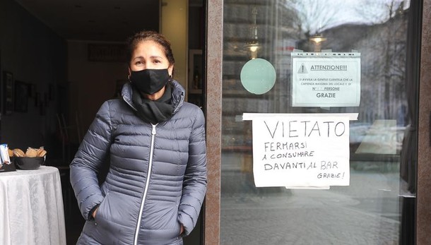 Il caffè solo all’aperto: «Covid a parte, ci prenderemo l’influenza»