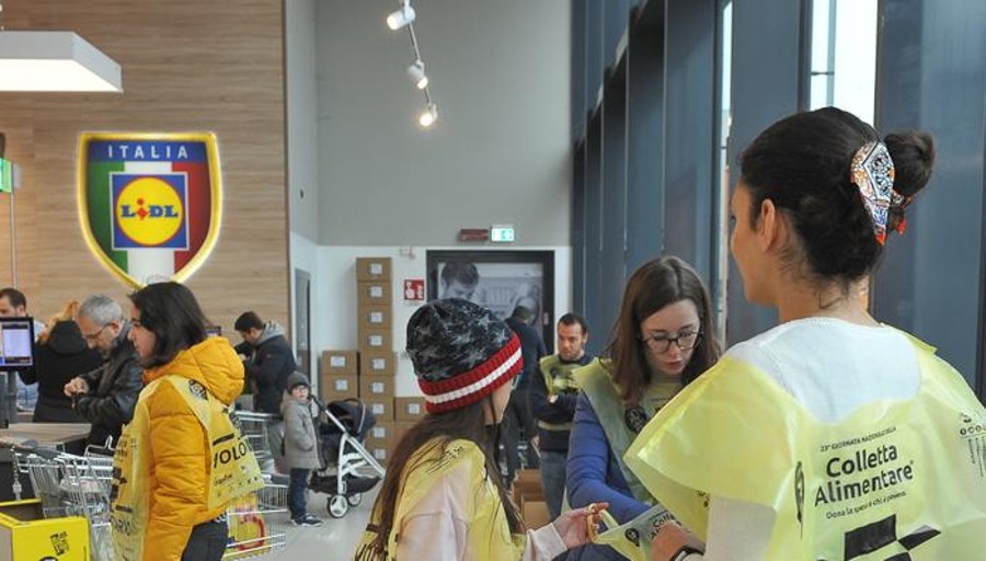 La Colletta alimentare cambia pelle: una card alle casse per le donazioni -  Cronaca, Codogno